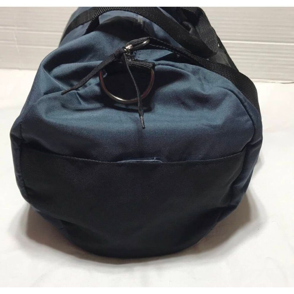 BNWOT Givenchy duffle bag - Picture 3 of 4